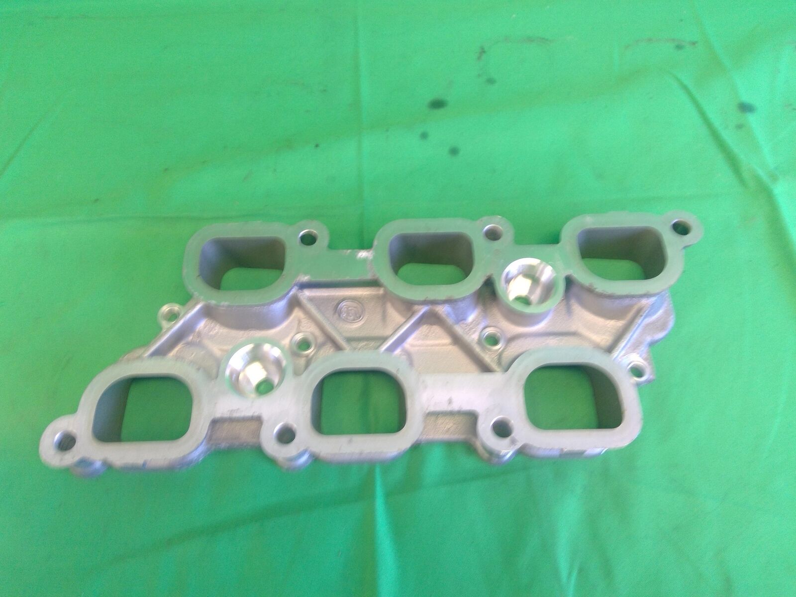 12 13 14 15 16 17 18 19 20 21 22 23 24 CHEVY TRAVERSE Intake Manifold