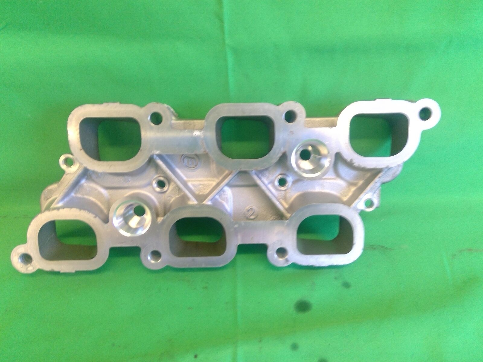 12 13 14 15 16 17 18 19 20 21 22 23 24 CHEVY TRAVERSE Intake Manifold