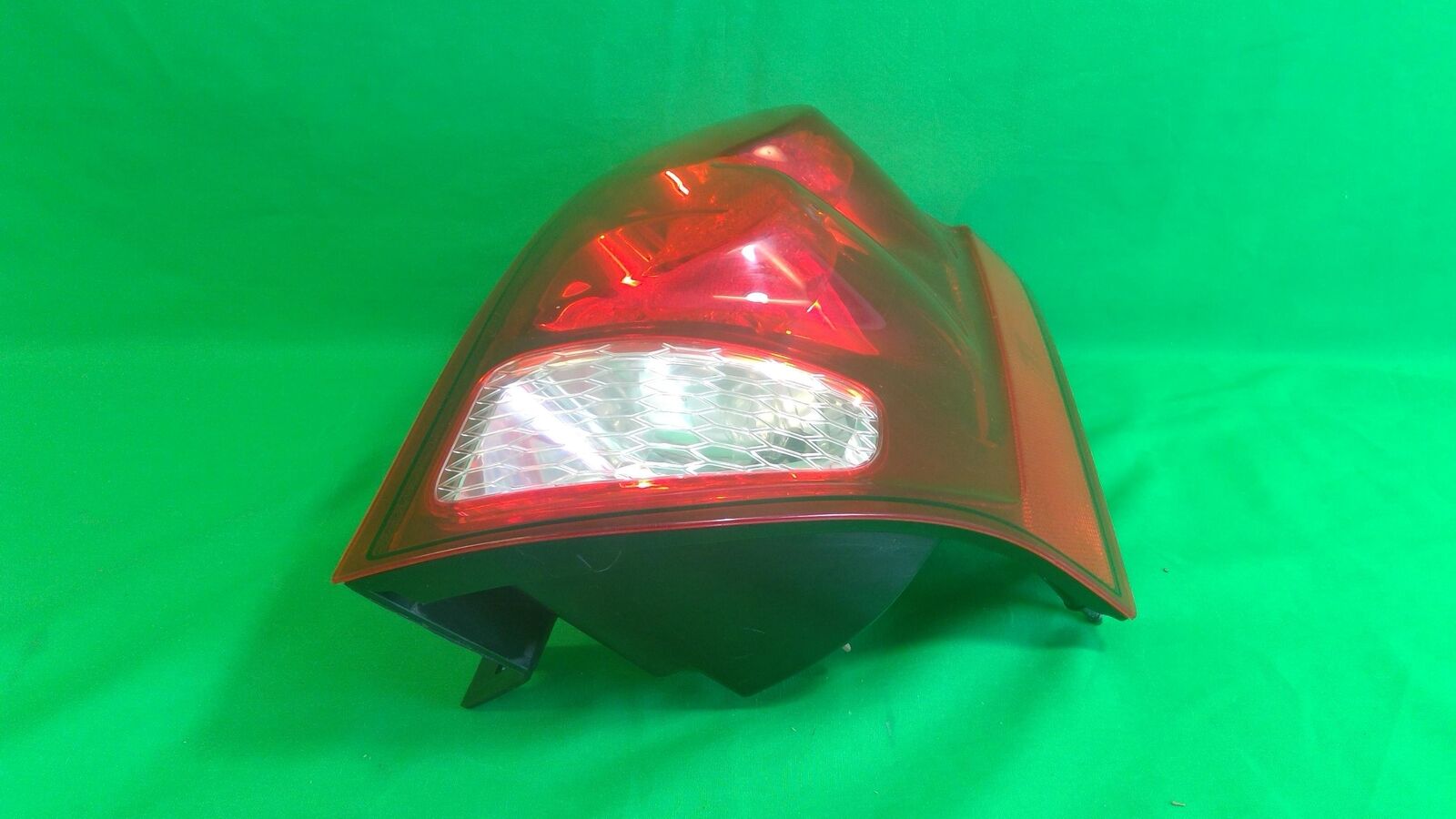 11 12 13 14 15 16 17 18 19 20  DODGE CARAVAN DODGE  Tail Light Assembly Right